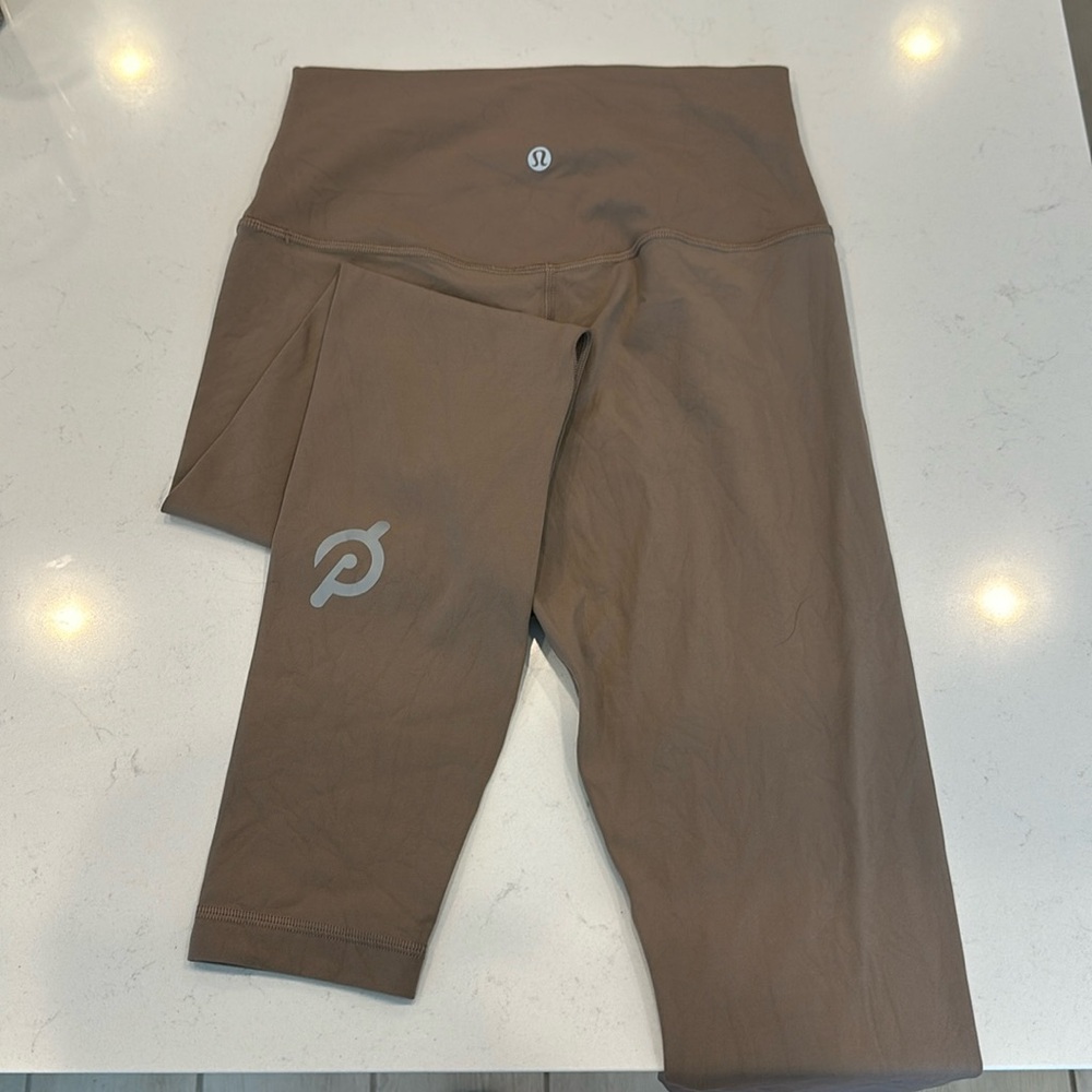 Lululemon (Peloton) Align Leggings - size 6